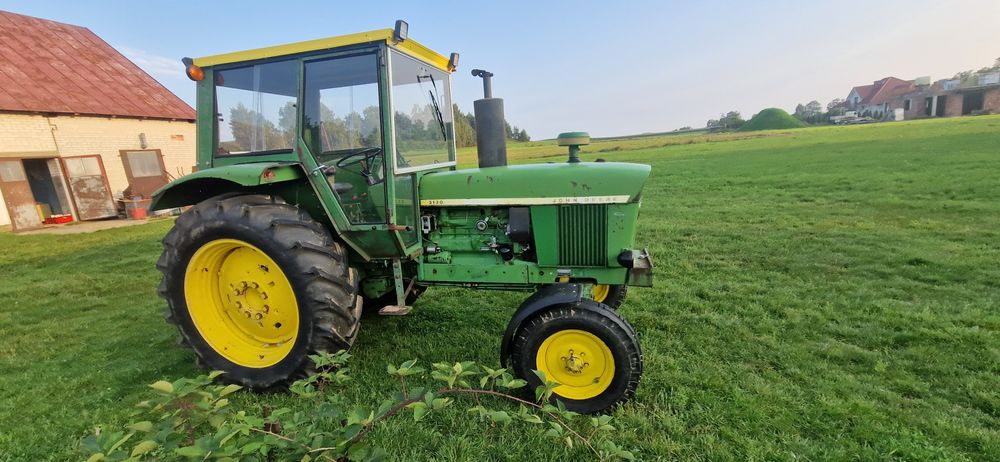 John Deere 3130 do paszowozu 90KM