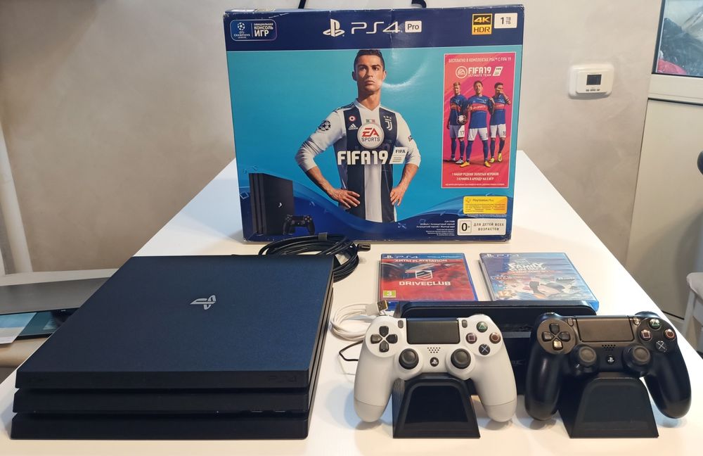 Play Station 4 Pro 1TB