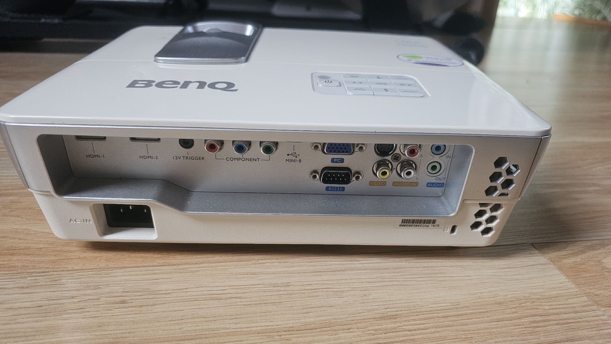 Projektor Benq w1070