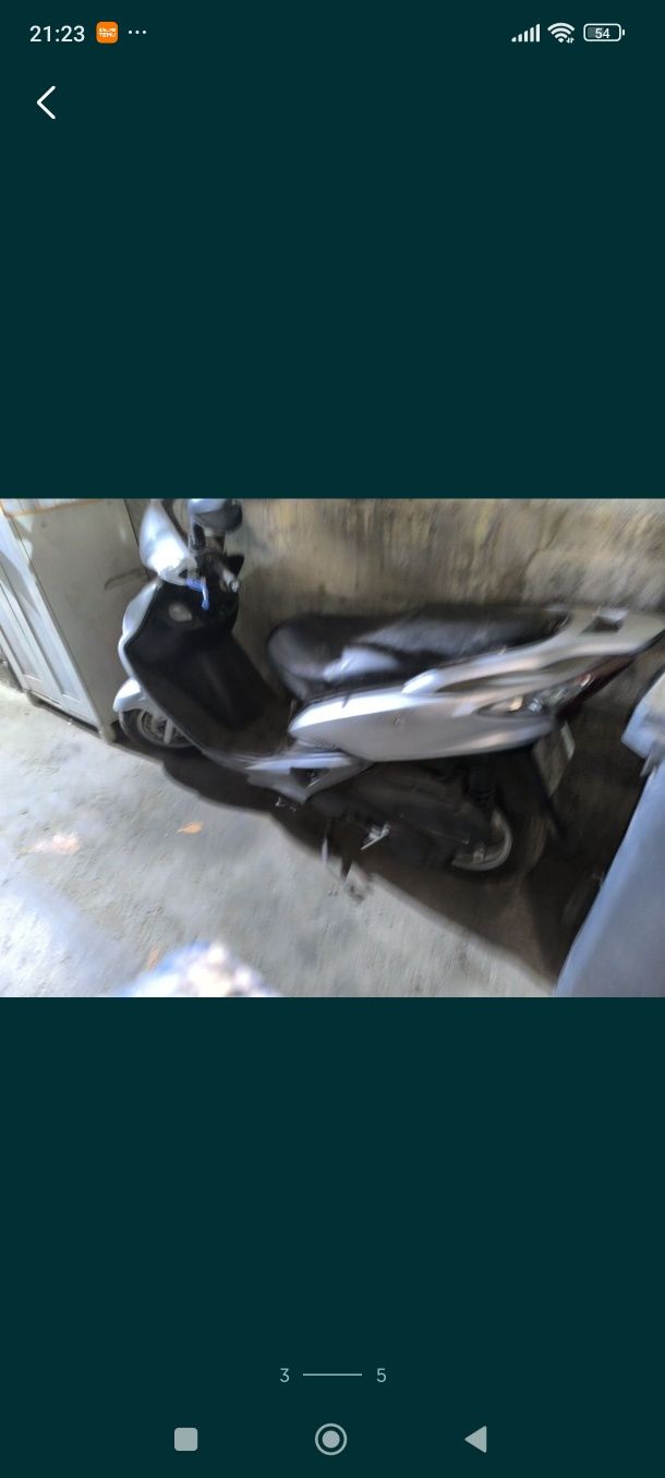 Vendo uma mota sym 125