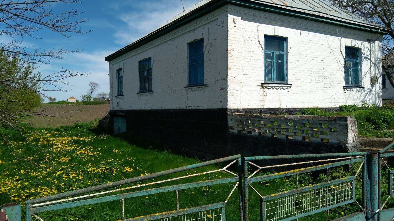 Продам затишний будинок з ділянкою 25 соток, 30 км до міста