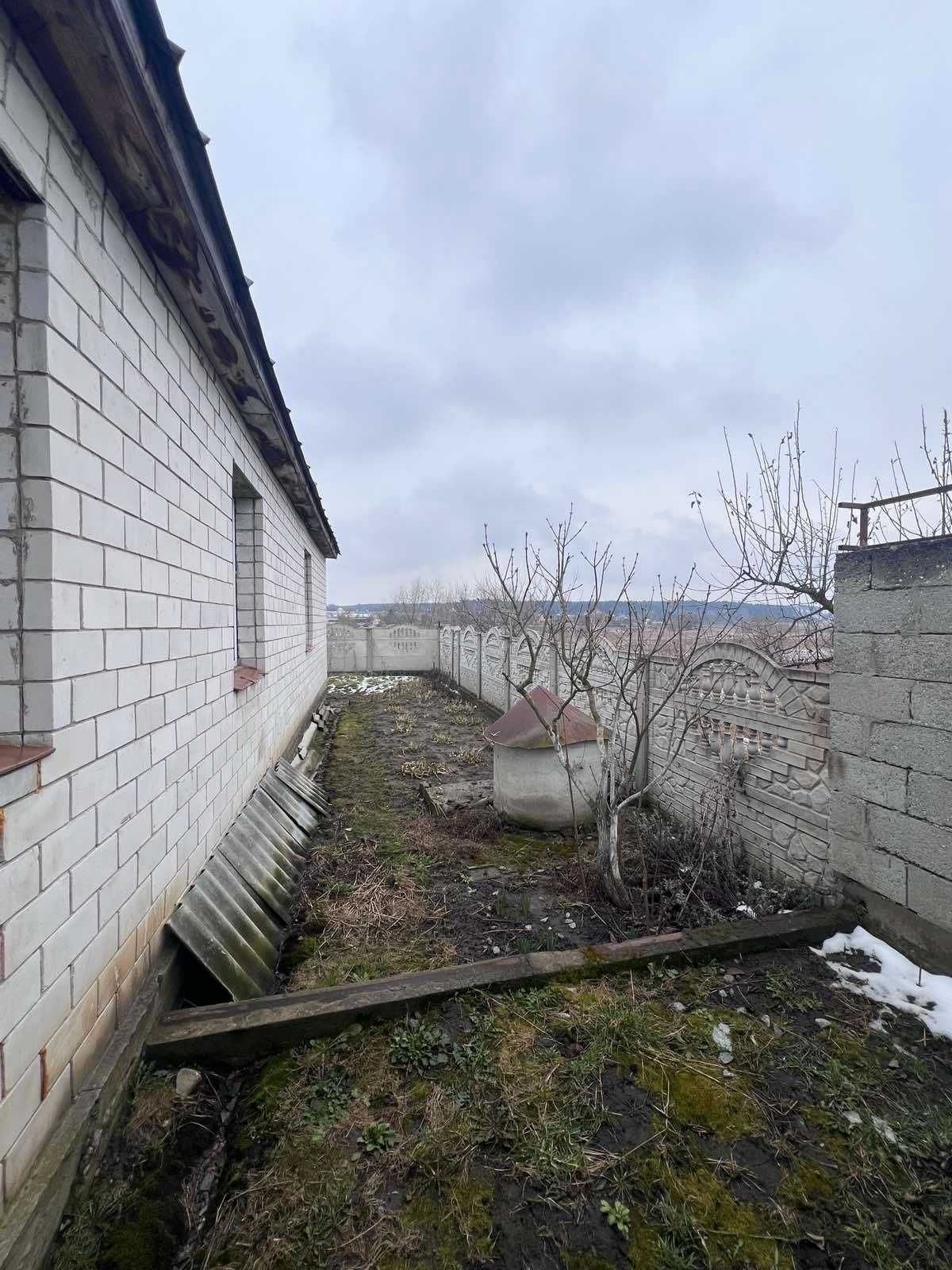 № 12460 - Будинок 8 кілометрів від Житомира с.Піски. Будинок 8х12м