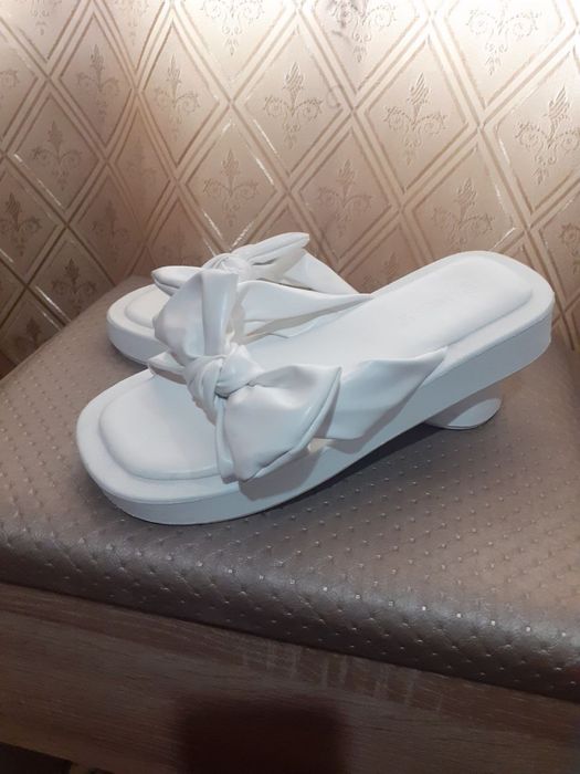 Нові жіночі шльопанці