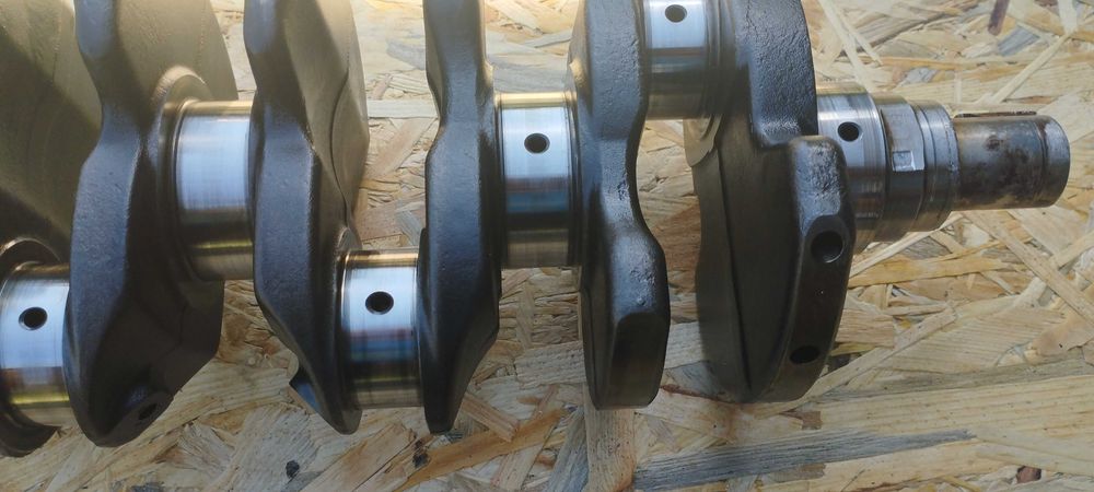 Колін вал до Mazda 626 ge 2.0 бензин