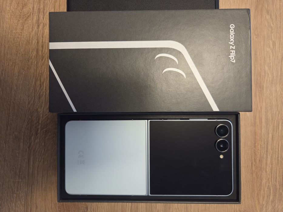 Samsung Galaxy Z Flip 7