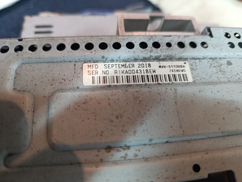 Продам 2 автомагнитолы Pioneer  и JVC