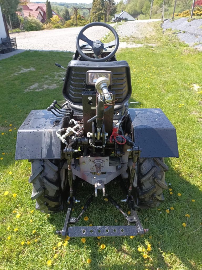 Traktorek 4x4 z osprzętem