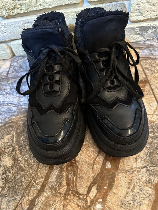 Кросівки на меху ботинки шкіра