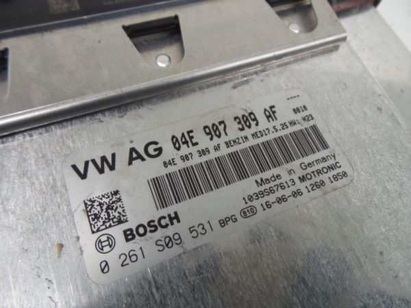 Centralina motor / ECU VOLKSWAGEN Polo (6R, 6C)