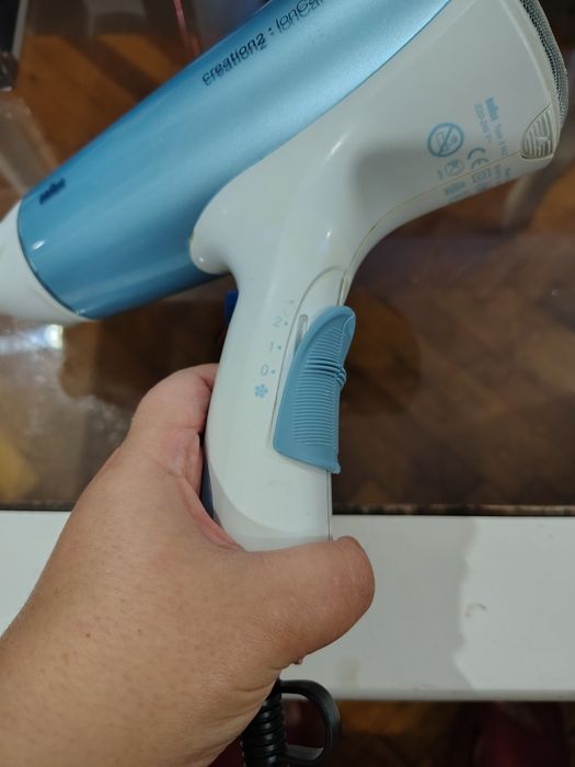 Фен Braun з іонізацією б/в