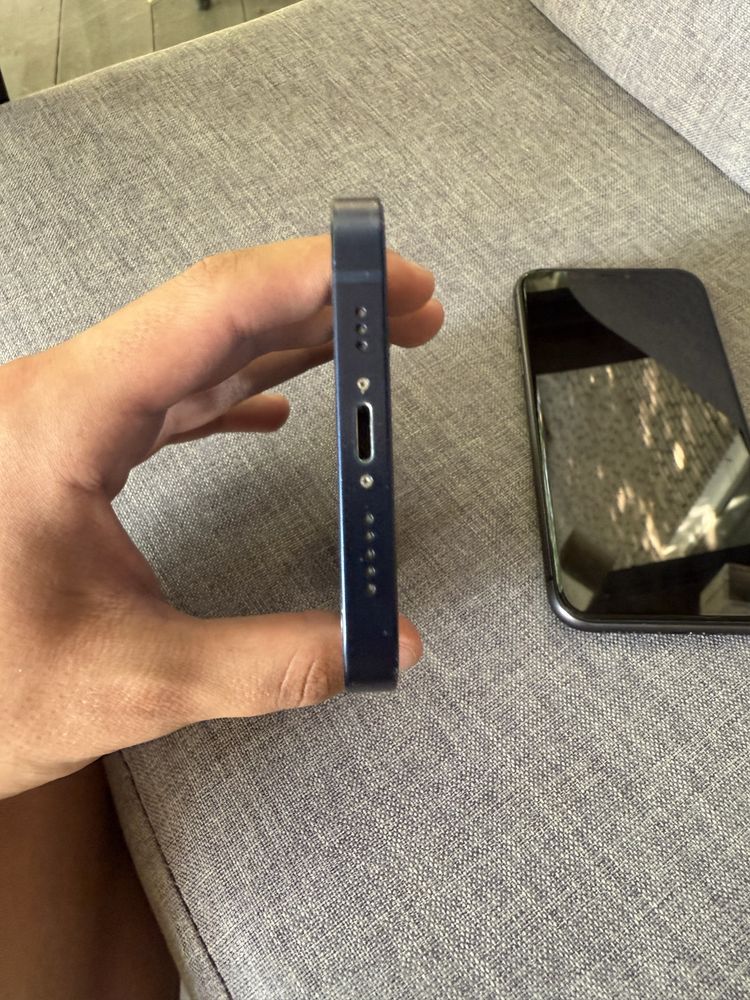IPhone 12 128gb / IPhone 11 64gb
