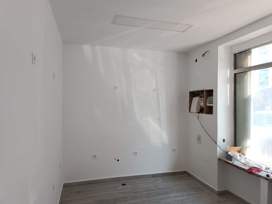 Loja Escritório em Av. José Elias Garcia (QUELUZ )