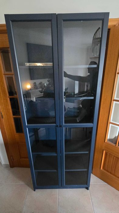 Aparador / Vitrine Ikeia