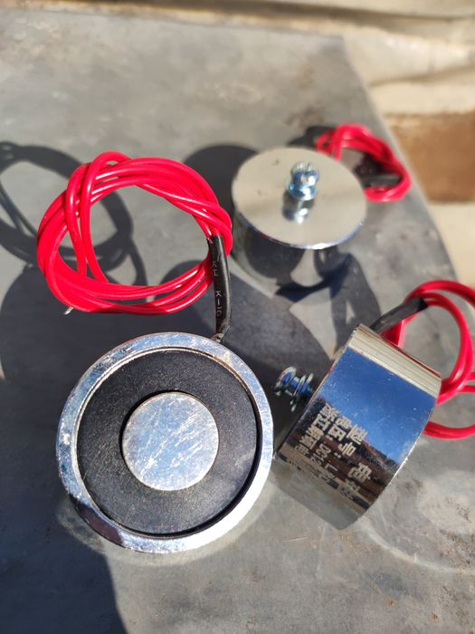 Електромагніт 12 В, 30 кг Діаметр 40, висота 20 мм