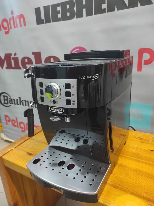 Кофемашина  Delonghi ECAM22.110.B