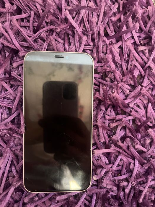 Iphone 12 mini com vidro traseiro partido