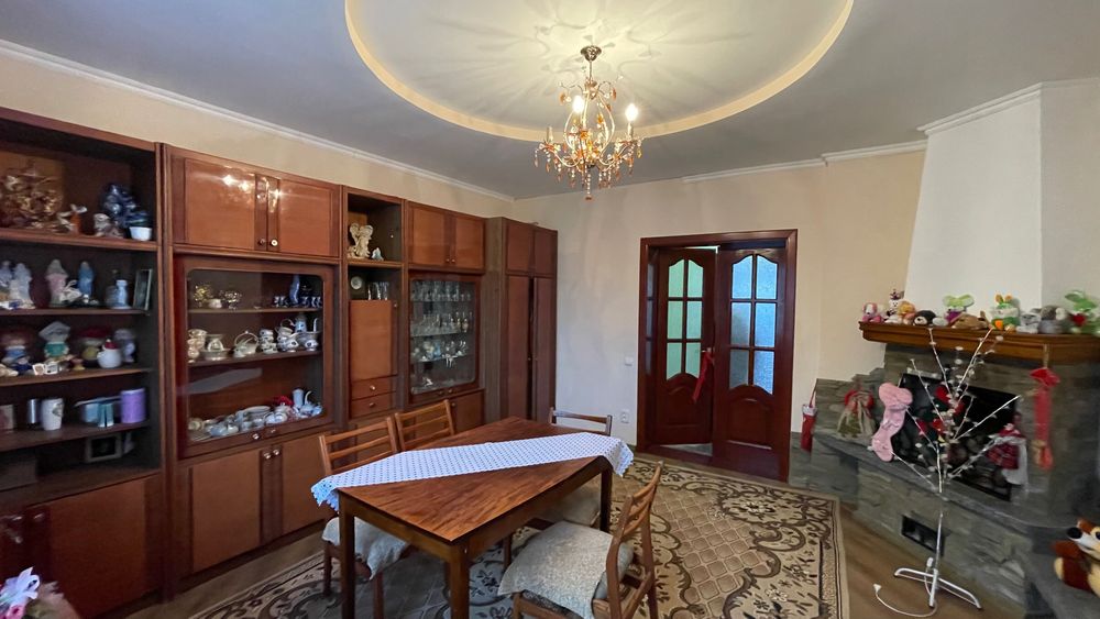 Просторий цегляний будинок біля Калуша – 122 м², ділянка 22 сотки