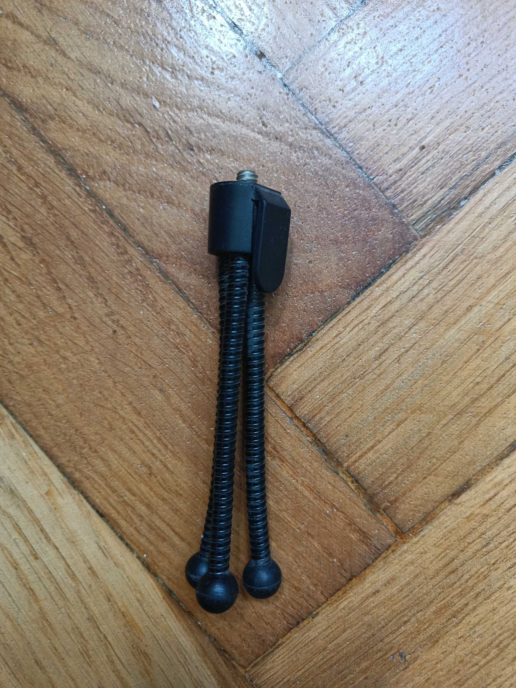 Mały statyw tripod