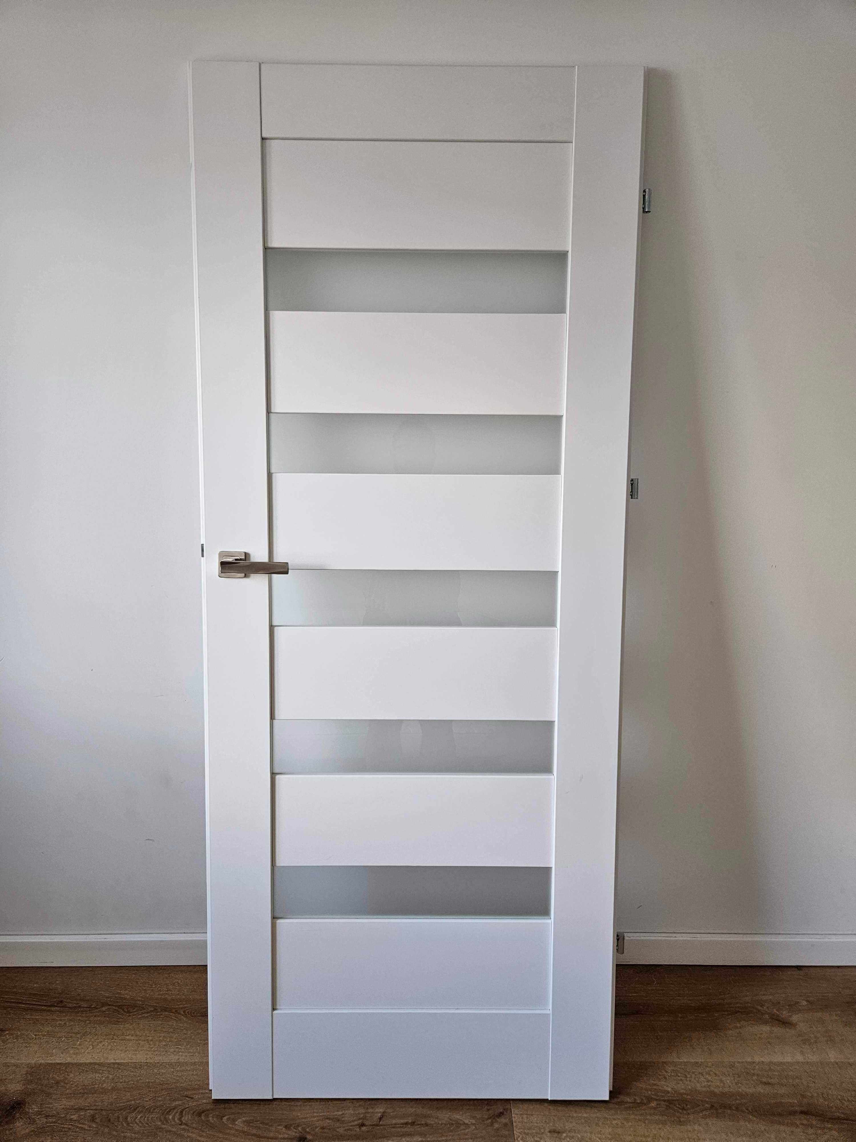 drzwi białe wew. EKADO + ościeżnica / futryną - na otwór 90 cm