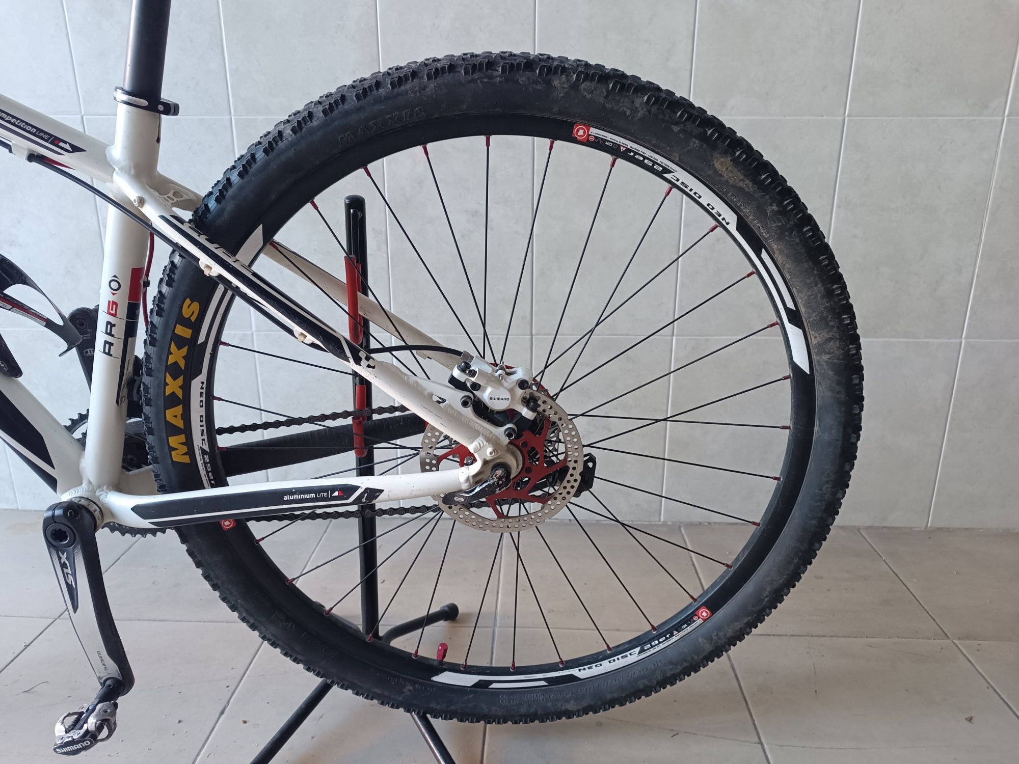 Bicicleta BTT Cube roda 29