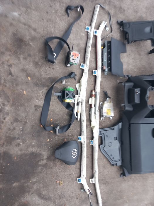 Deska rozdzielcza toyota Yaris 2