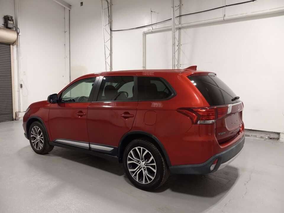 2018 Mitsubishi Outlander ES