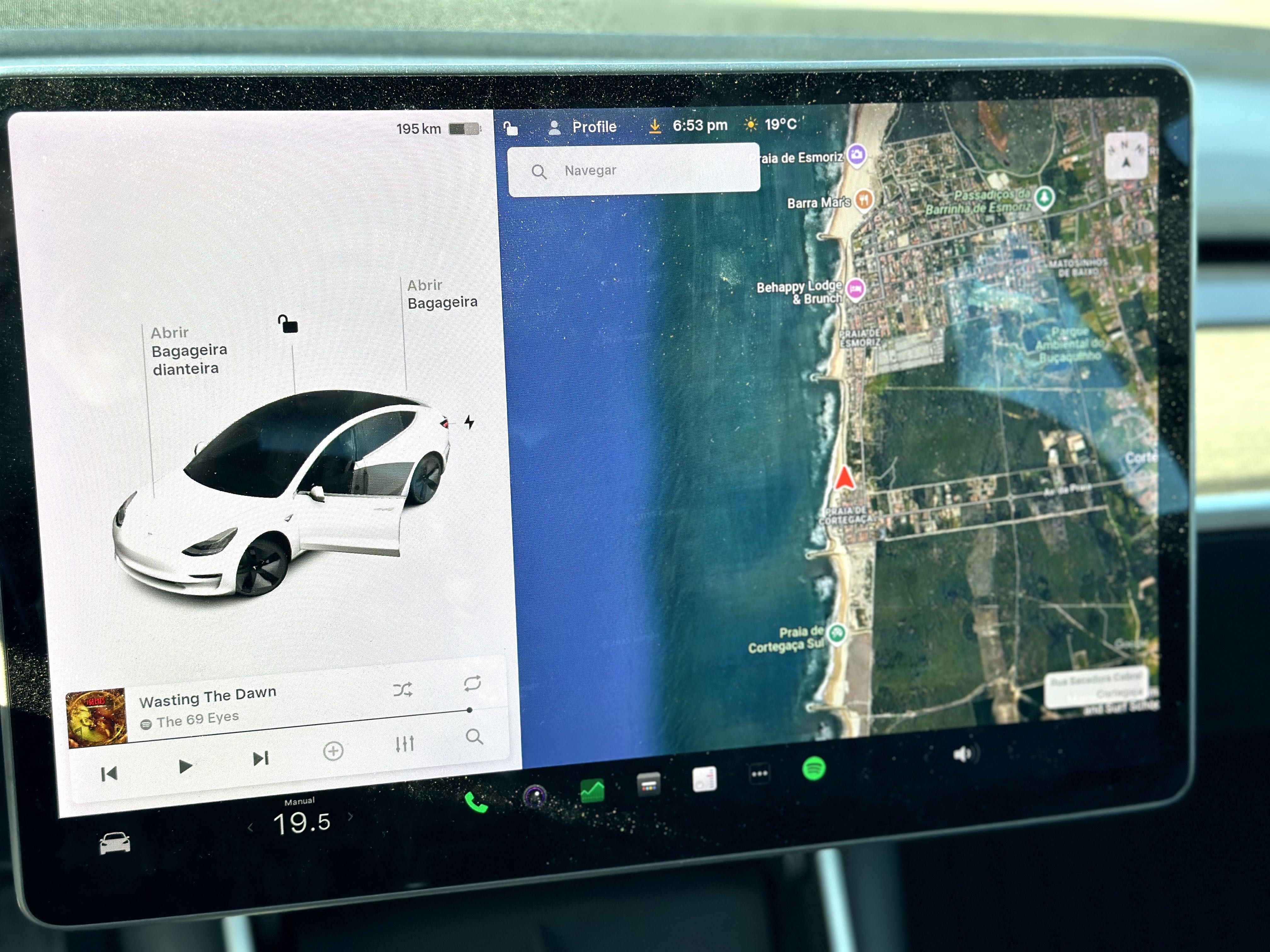 Tesla Model 3  65kW  RWD.  Customizado, digno de destaque!
