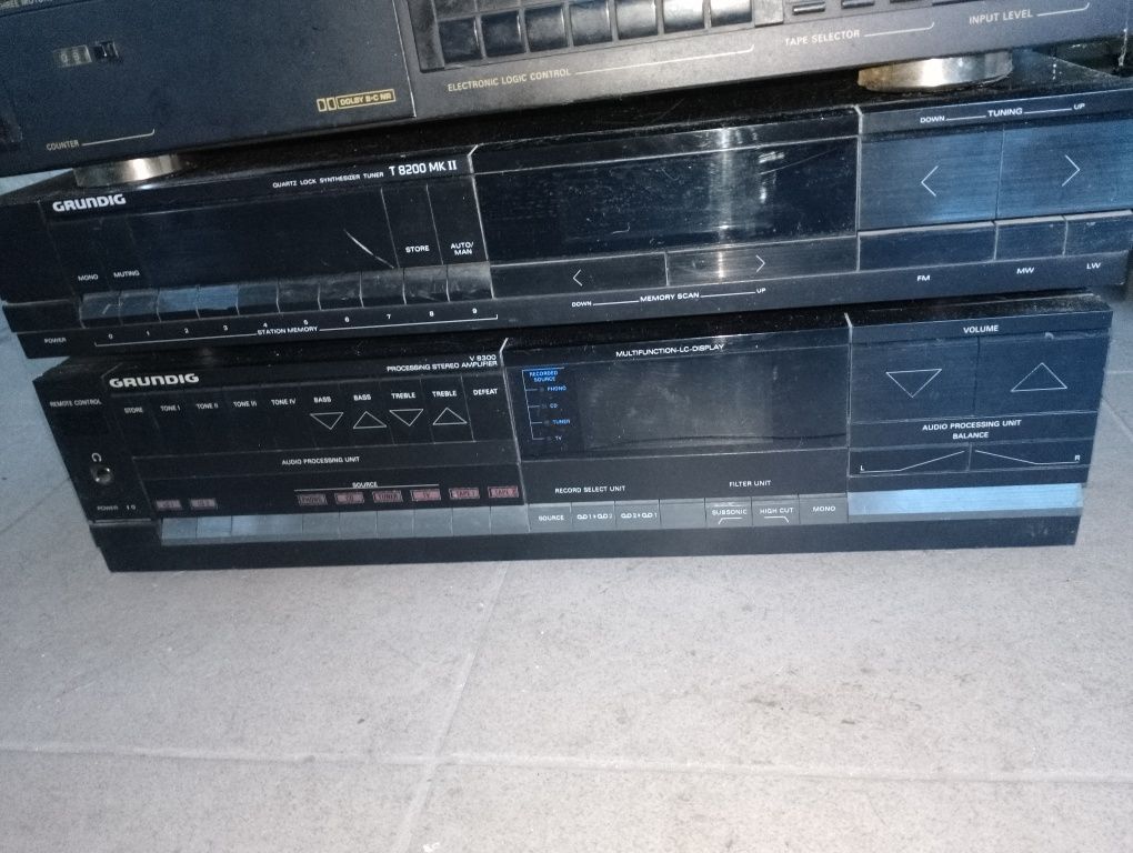 Wzmacniacz Grundig  v 8300