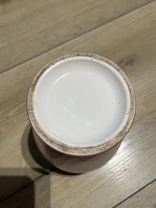 Stary przedwojenny pojemnik na jedzenie