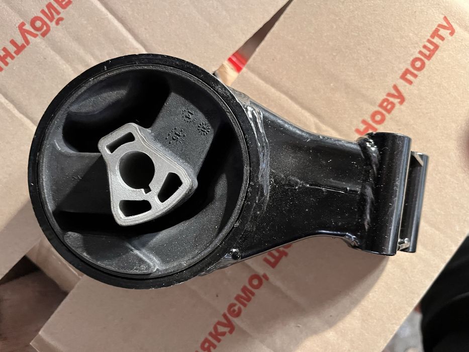 Astra j 2011 рік. Запчастини