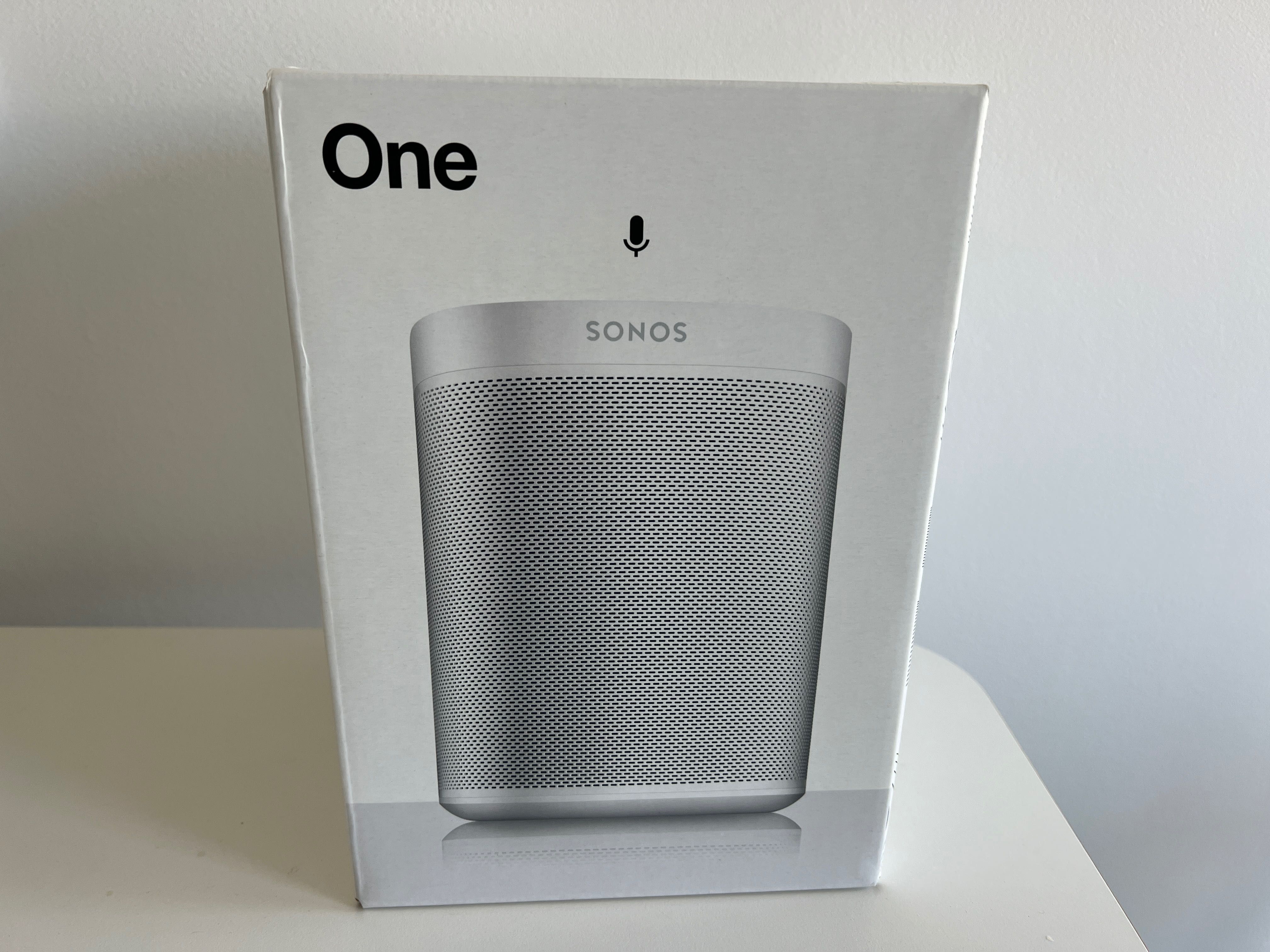 Coluna Sonos One 2nd Gen branca com assistente de voz Google