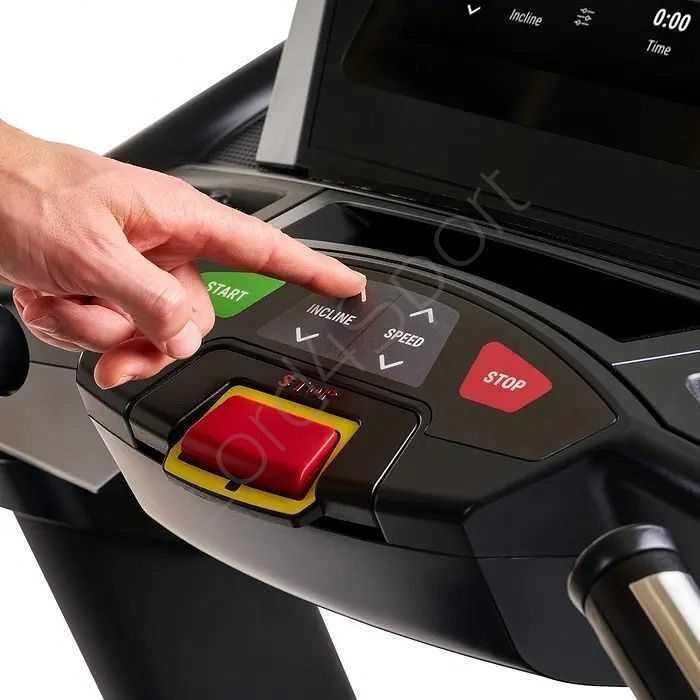 Bieżnia elektryczna Hammer MAXIMUM TR 8000 TFT model 2025