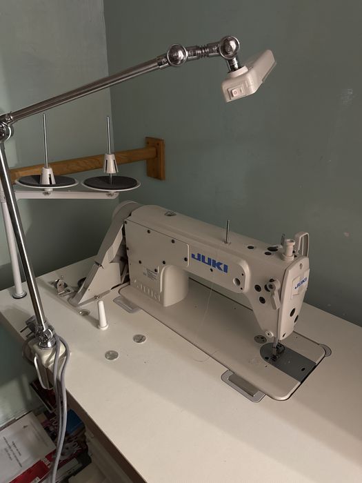 Промислова швейна машина Juki DDL-8100ЕН