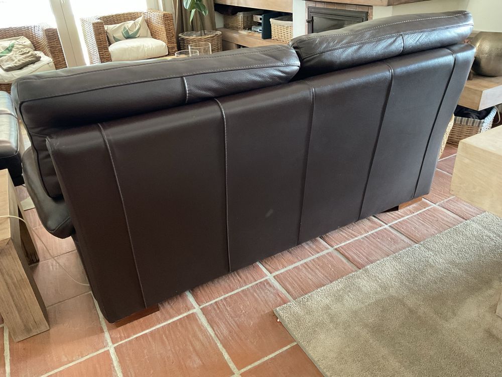 Conjunto de 2 sofas em pele