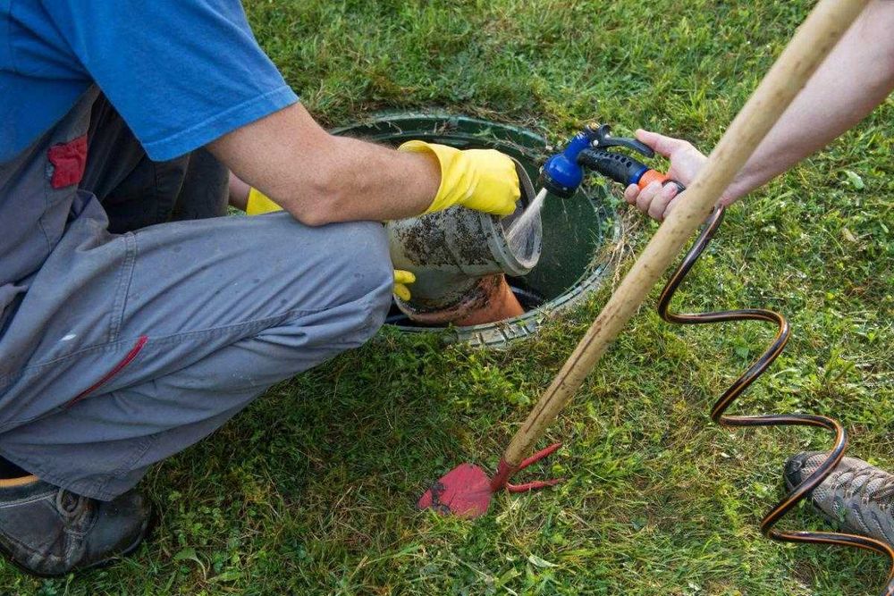 Мулосос Ілосос Асенізатор Викачування зливних ям Ручна чистка септиків