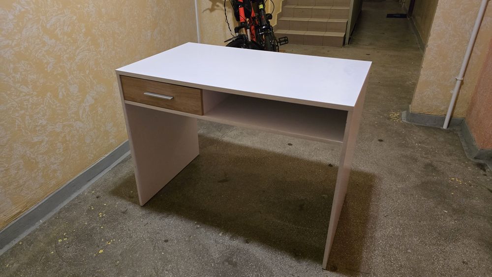 Biurko BRW 100x60 cm w stanie dobrym