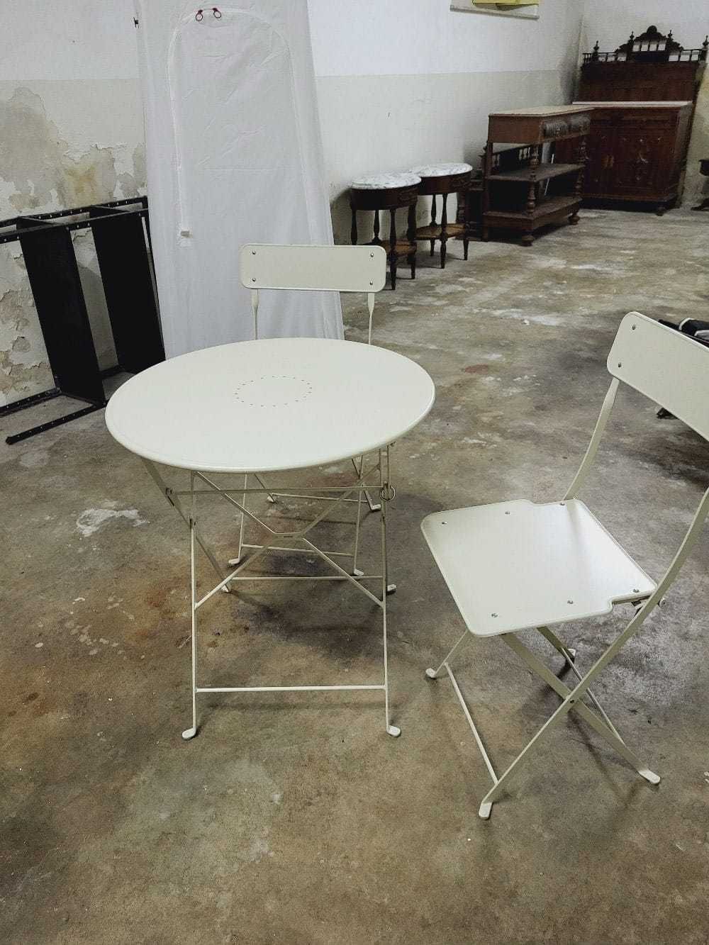 Mesa e 2 cadeiras de Jardim (Ikea)