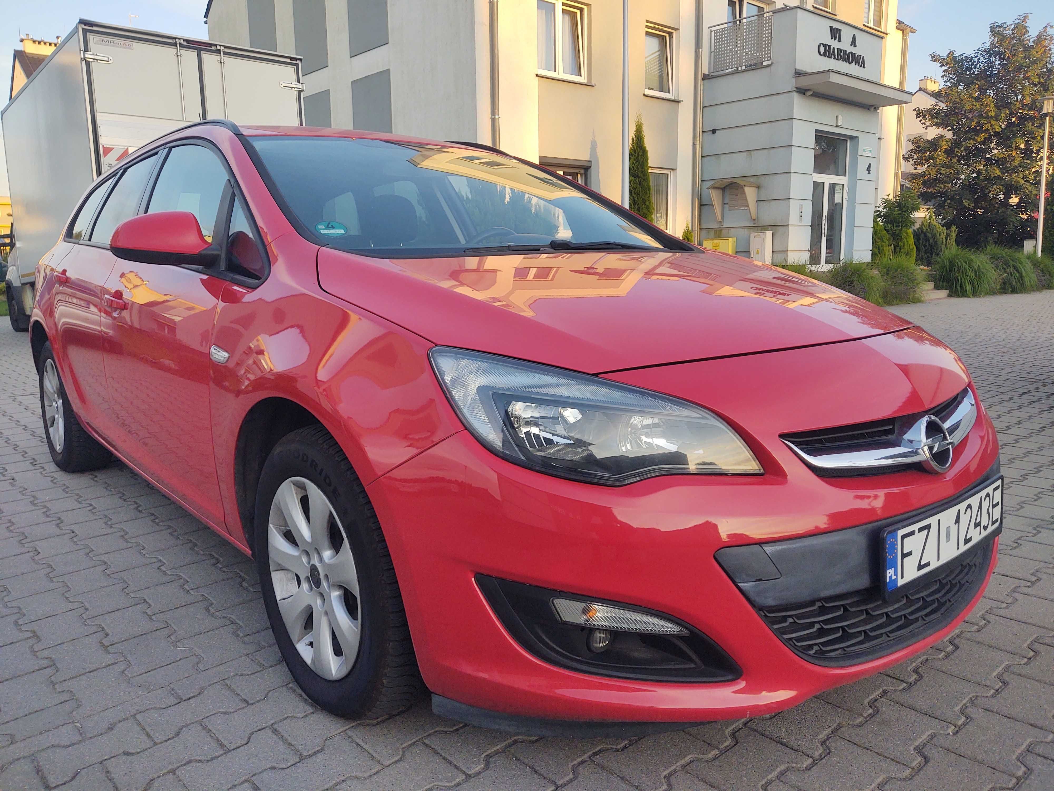 opel astra J LIFT 2013r 1.4 benz 101 KM SUPER STAN TECH 151 tyś km
