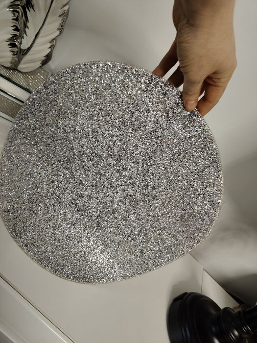 Srebrna okrągła podkładka z kryształków Glamour
