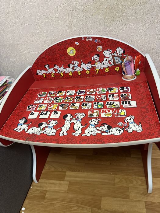 Парта дитяча.