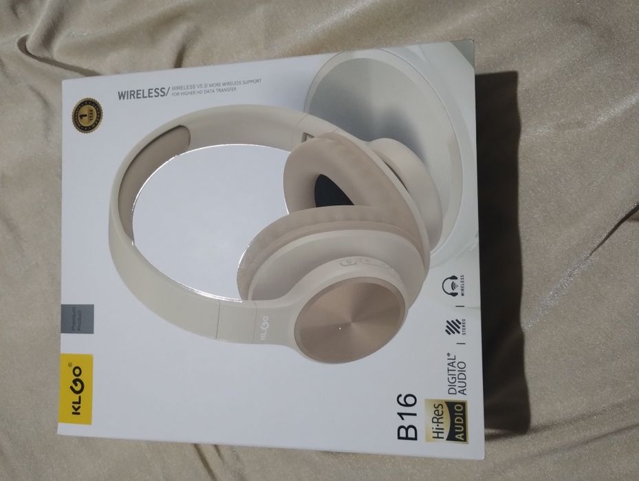 Нові навушники наушиники