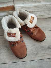 Zimowe skórzane buty damskie ocieplane wysokie Cropp 38