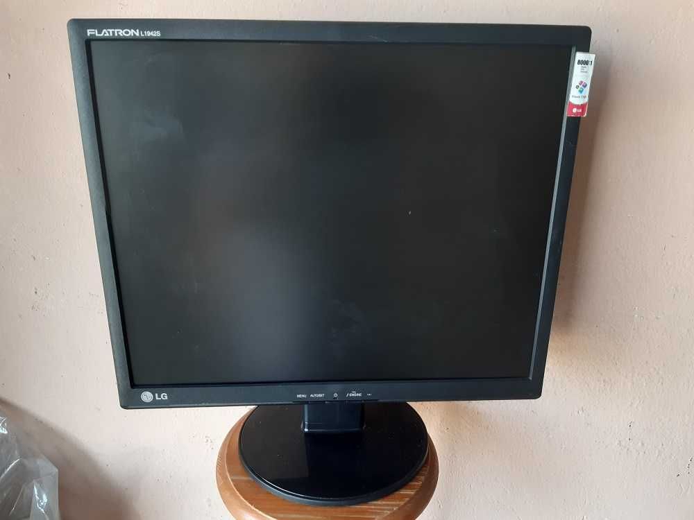 monitor do komputera 19" LG