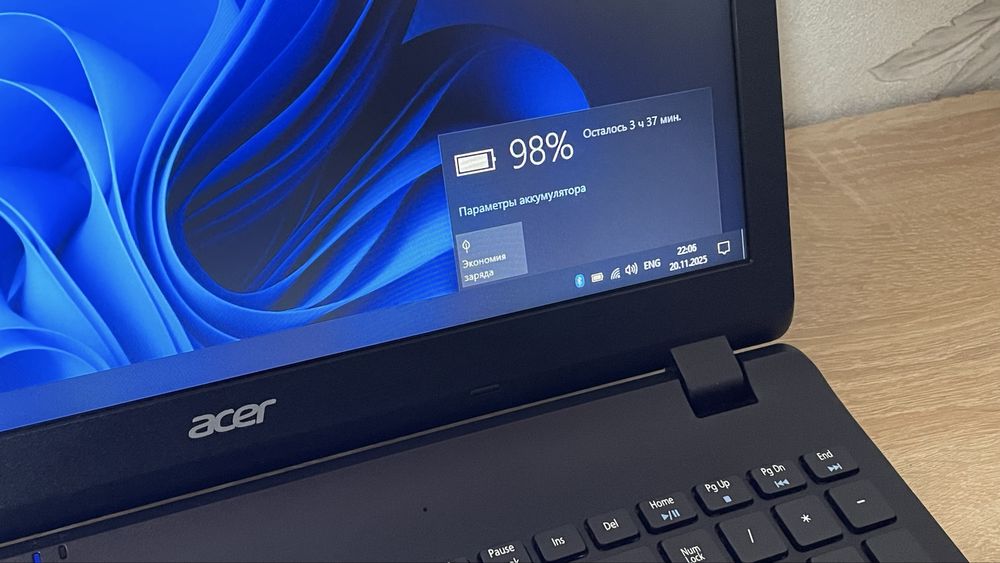 Ноутбук Acer Aspire ES1 / 8 GB RAM / SSD / 3 год. акб / Ідеал