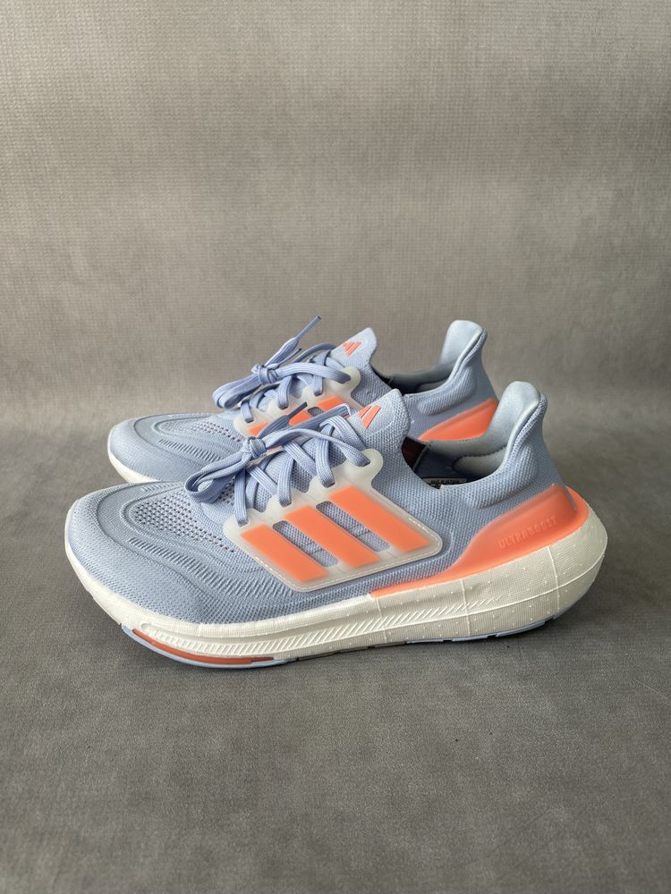 Buty do biegania Adidas UltraBoost Light W r. 41 1/3