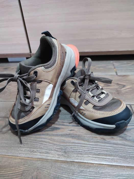 Стильні,сучасні кросівки Zara ,30 розмір