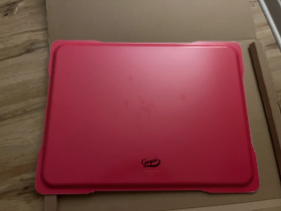 Tabuleiro decorativo “Dinetto / Gangzai” com elefante vermelho