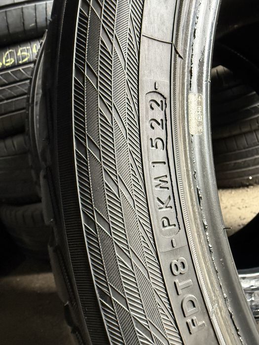 Зимові шини 285/35 R21 Yokohama BluEarth Winter V905 2шт. 2022