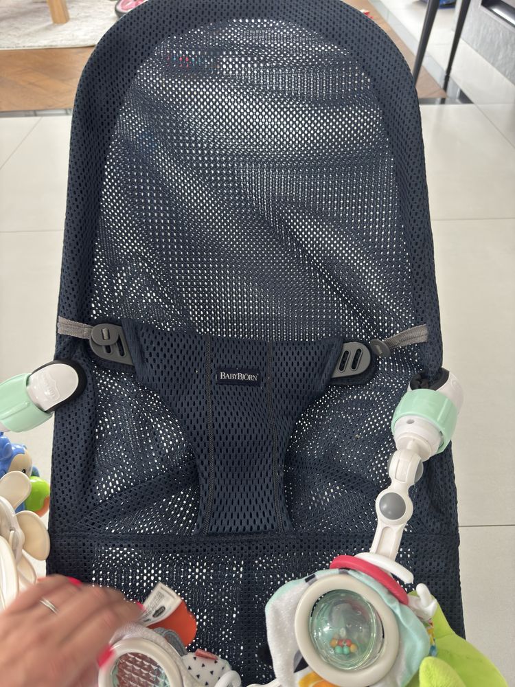 Lezaczek babybjorn jam nowy granatowy