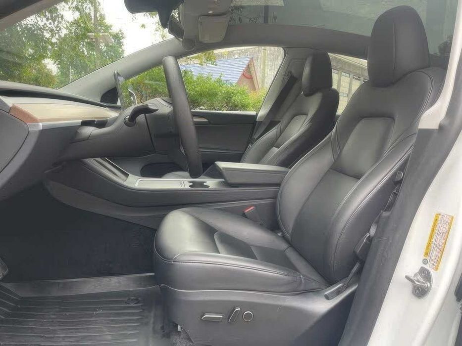 Tesla Model Y Long Range      2023